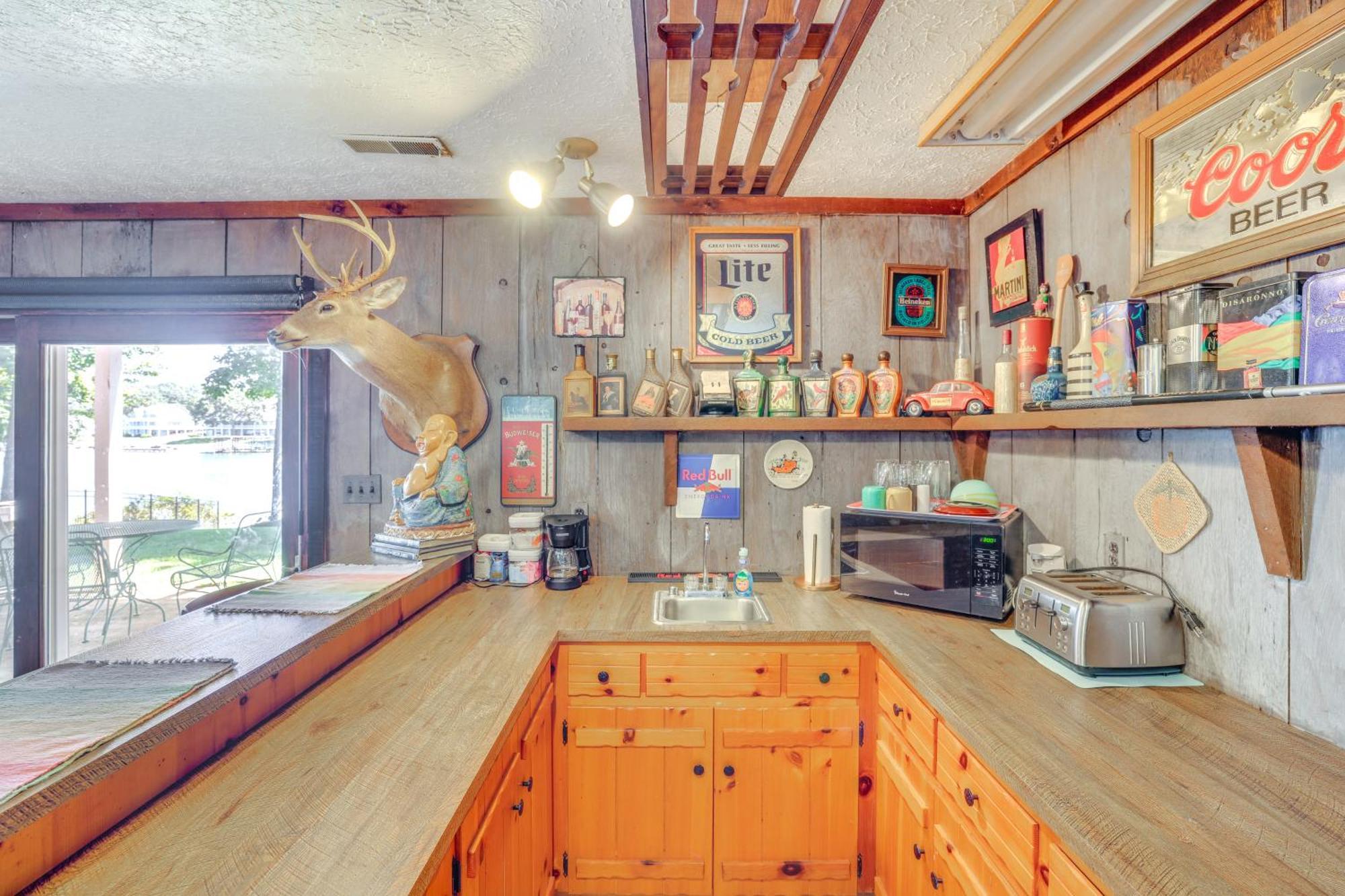 Smith Mountain Lake Retreat With Private Beach! Huddleston Εξωτερικό φωτογραφία
