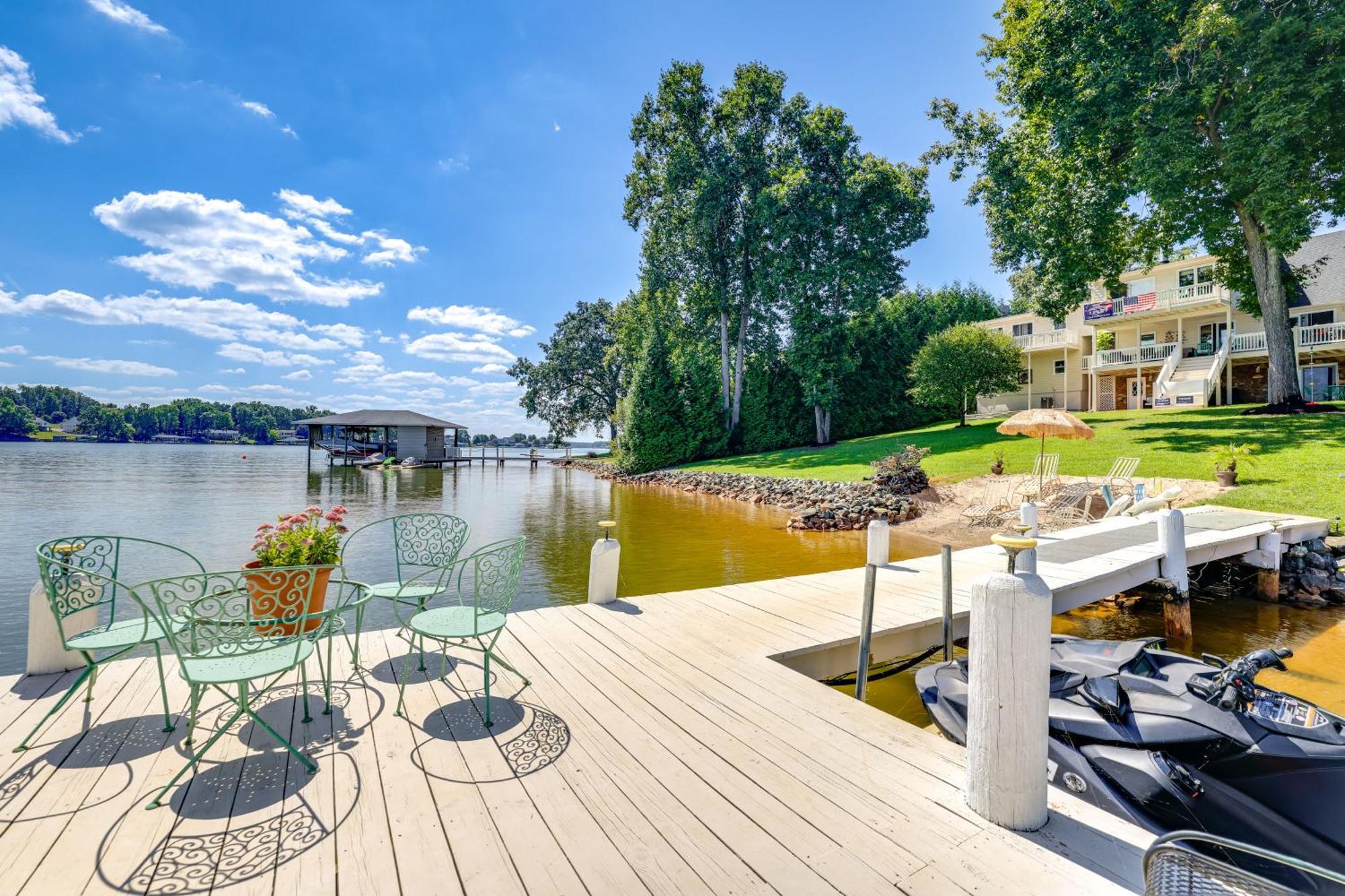 Smith Mountain Lake Retreat With Private Beach! Huddleston Εξωτερικό φωτογραφία