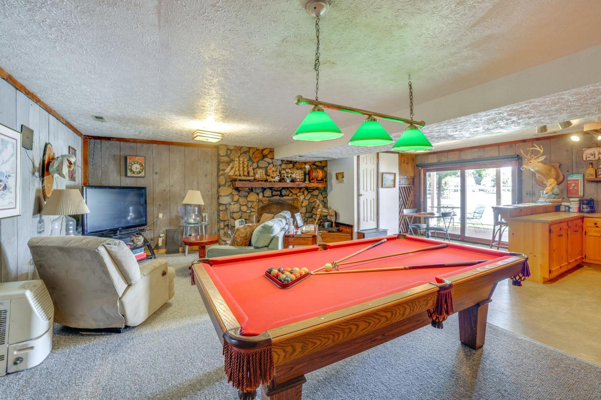 Smith Mountain Lake Retreat With Private Beach! Huddleston Εξωτερικό φωτογραφία