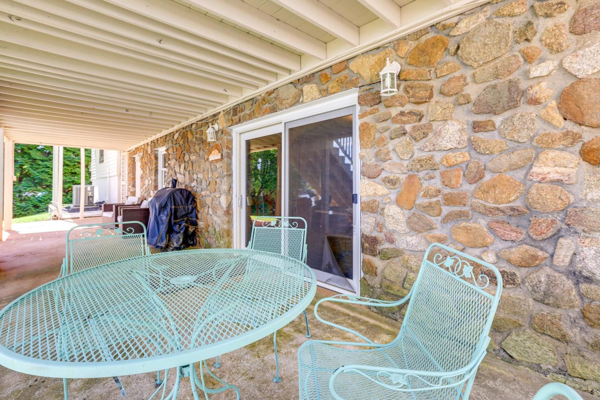 Smith Mountain Lake Retreat With Private Beach! Huddleston Εξωτερικό φωτογραφία