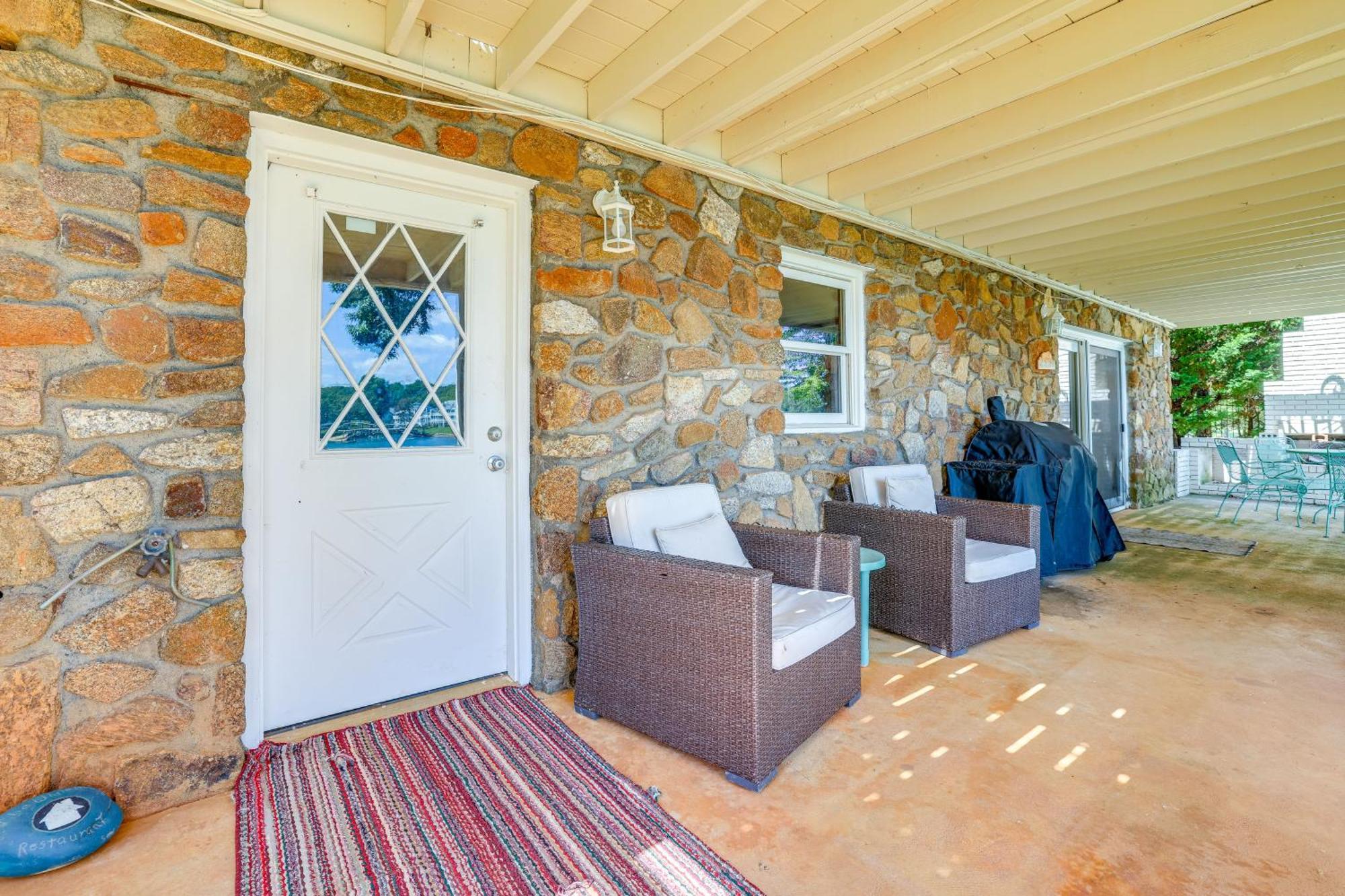 Smith Mountain Lake Retreat With Private Beach! Huddleston Εξωτερικό φωτογραφία